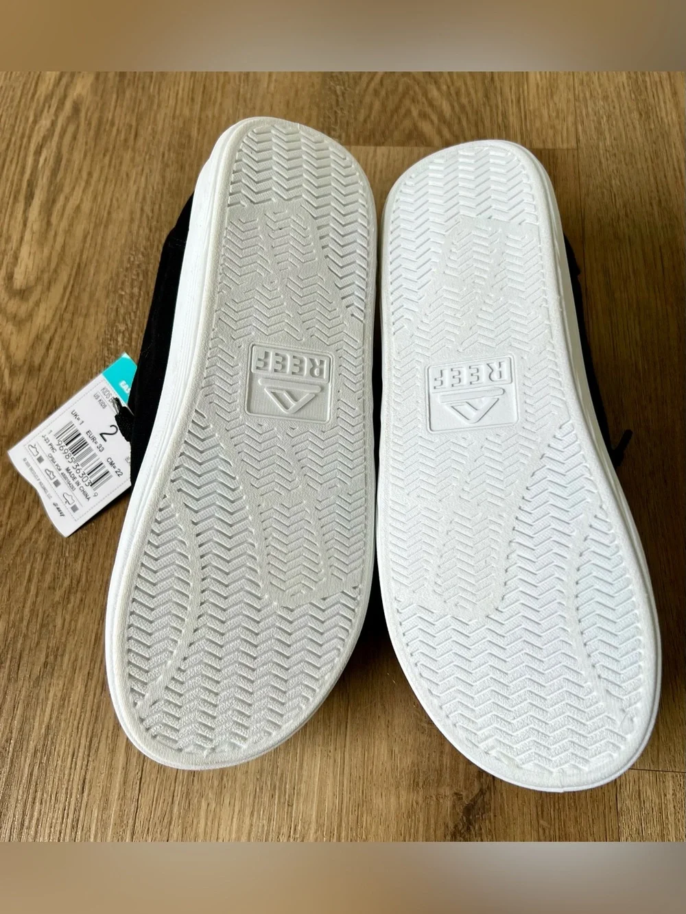 NEW REEF Kid’s Breakwater Slip-On Black & White Boat Shoes, Size 2